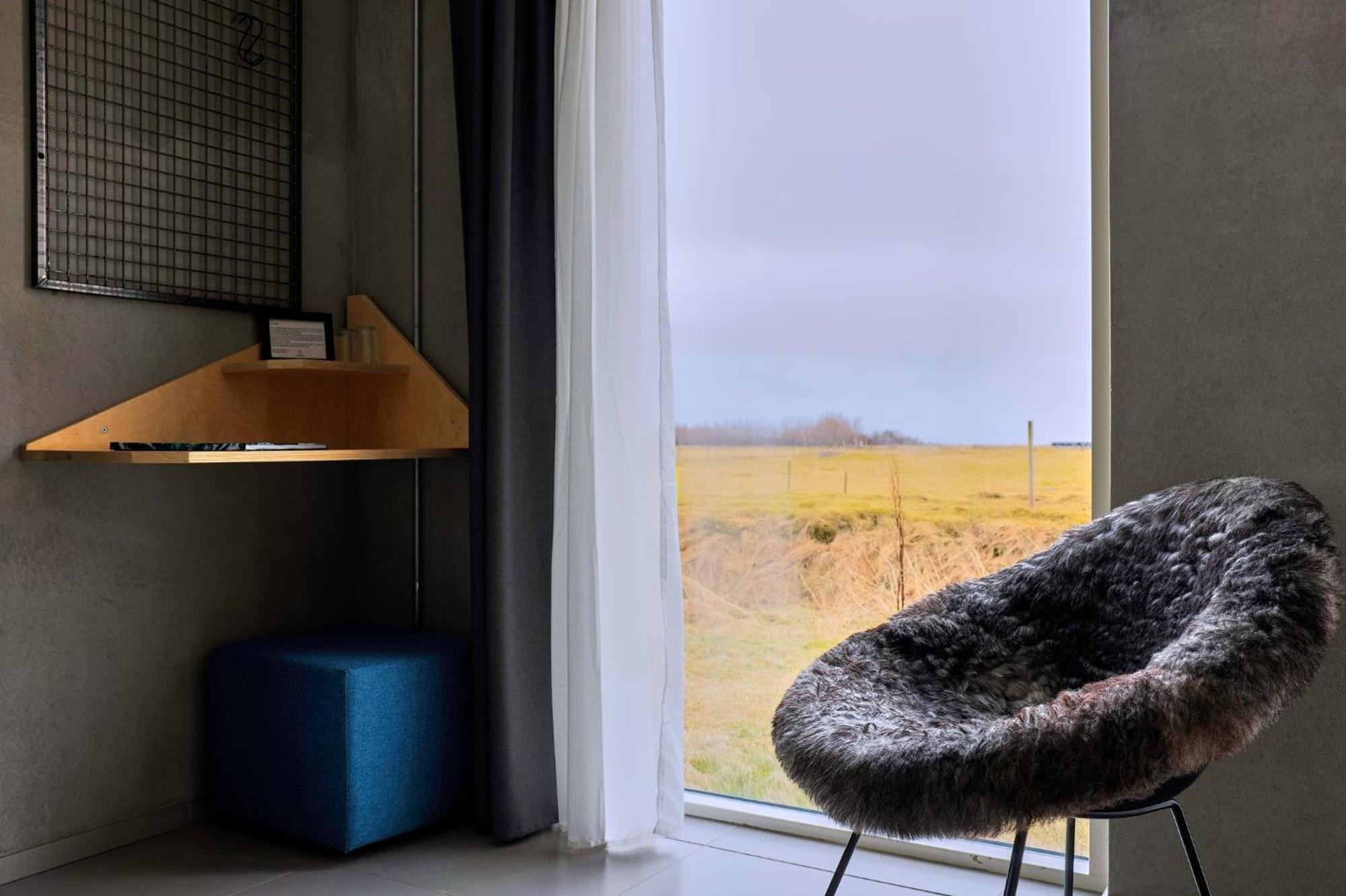 Midgard Base Camp Vandrarhem Hvolsvöllur Exteriör bild