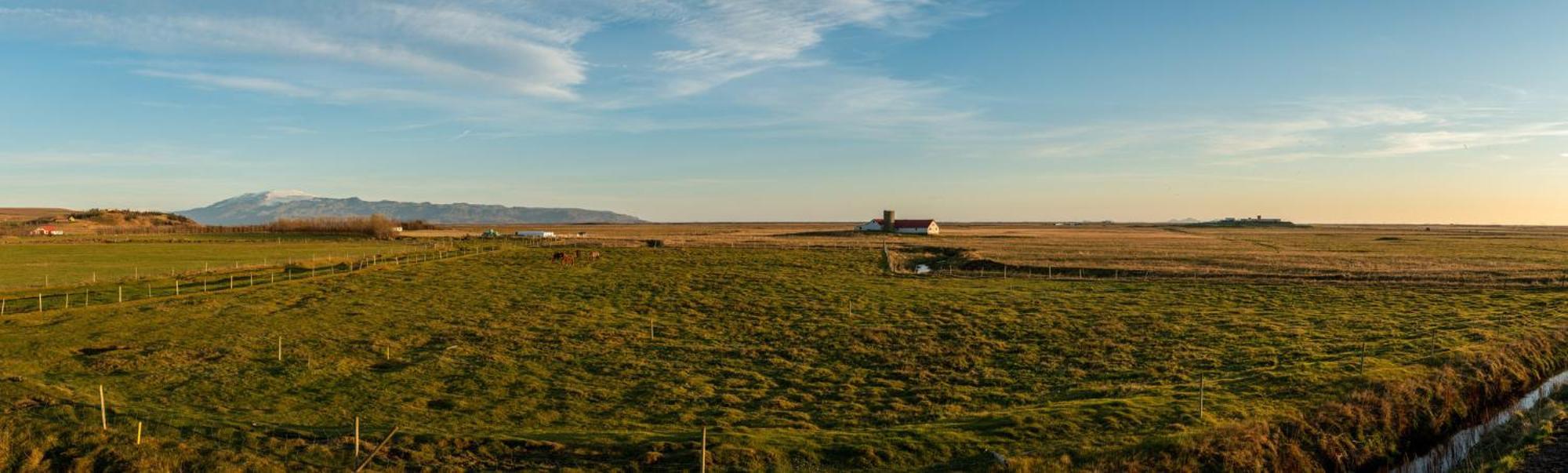 Midgard Base Camp Vandrarhem Hvolsvöllur Exteriör bild
